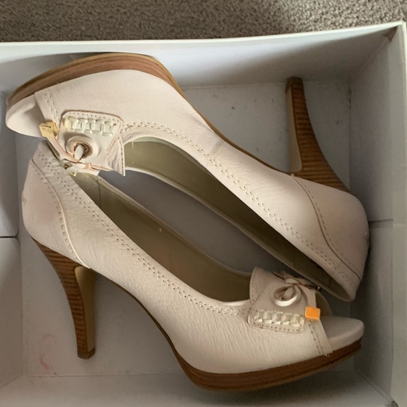 Nine West Dasher Peep Toe Heels - Picture 2 of 3